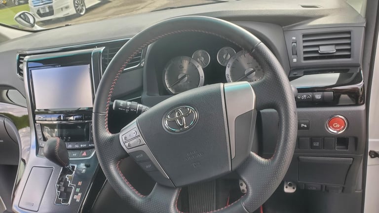 Toyota vellfire gs 2.4 auto white fresh japanese import 7 seater sunroofs 2013