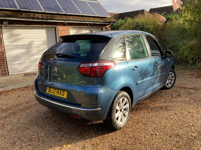 2010 PEUGEOT 1.4 HDI DIESEL 3 DOOR HATCHBACK. 55 mpg., £20 TAX LONG MOT.