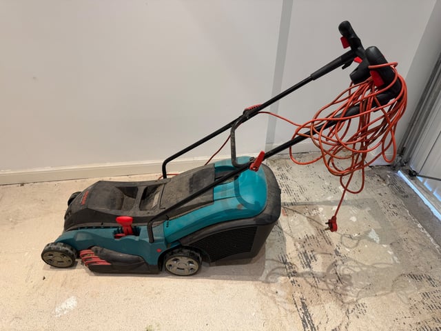 Bosch Rotak 40 Ergoflex electric lawnmower in Arbroath, Angus