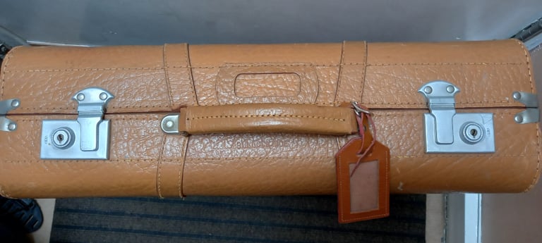 Stunning Vintage 1950's Leather Suitcase In Pristine Condition 