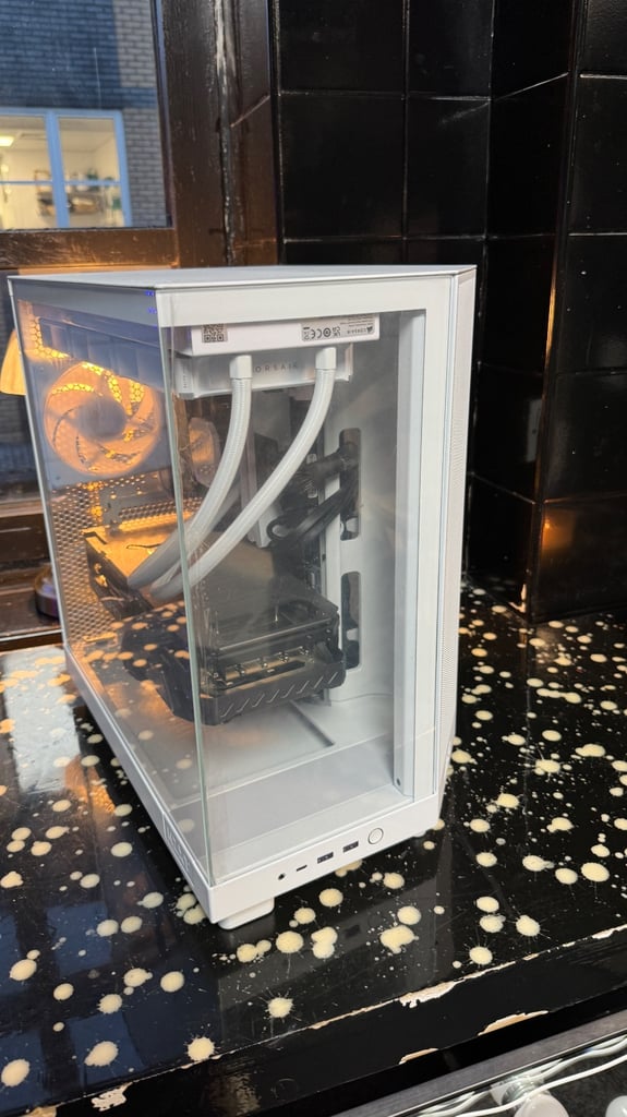  White NZXT RTX 4090 PC – Stunning High-End Build, Like New