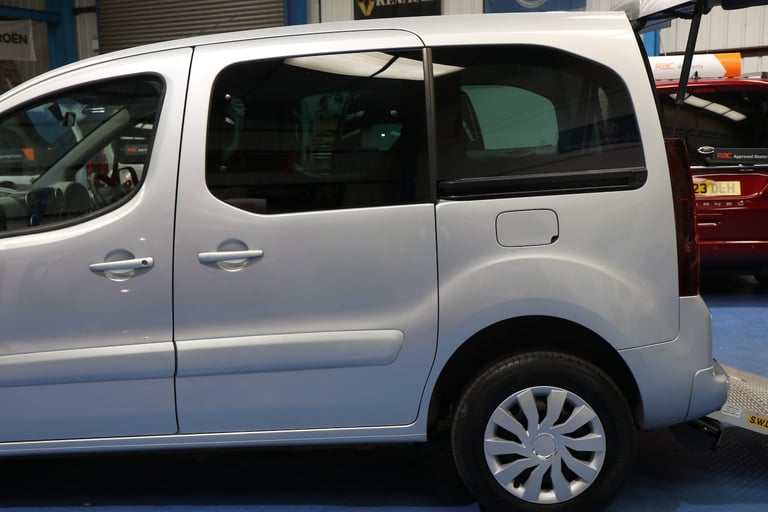 Citroen Berlingo Wheelchair Accessible Mobility Vehicle Winch Ramp Lowered floor