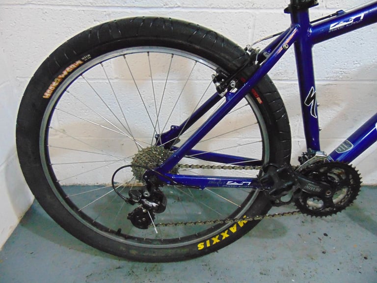 Specialized Hardrock (17 inch frame) Hardtail Mountain Bike (free local delivery)