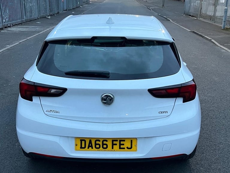2016 Vauxhall Astra 1.6 CDTi 16V 136 SRi Nav 5dr HATCHBACK Diesel Manual