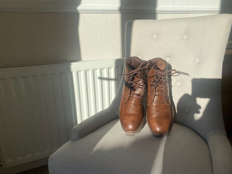 Men’s Boots.