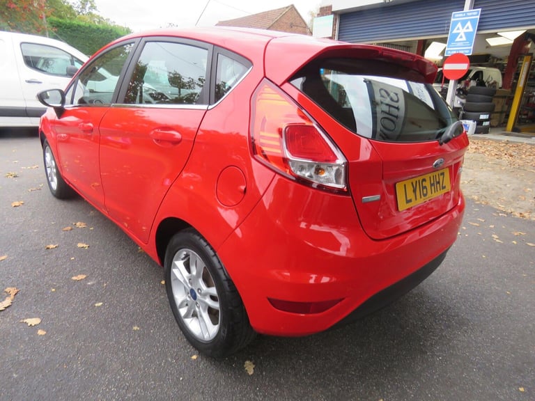 2016 Ford Fiesta 1.0T EcoBoost Zetec Euro 6 (s/s) 5dr HATCHBACK Petrol Manual
