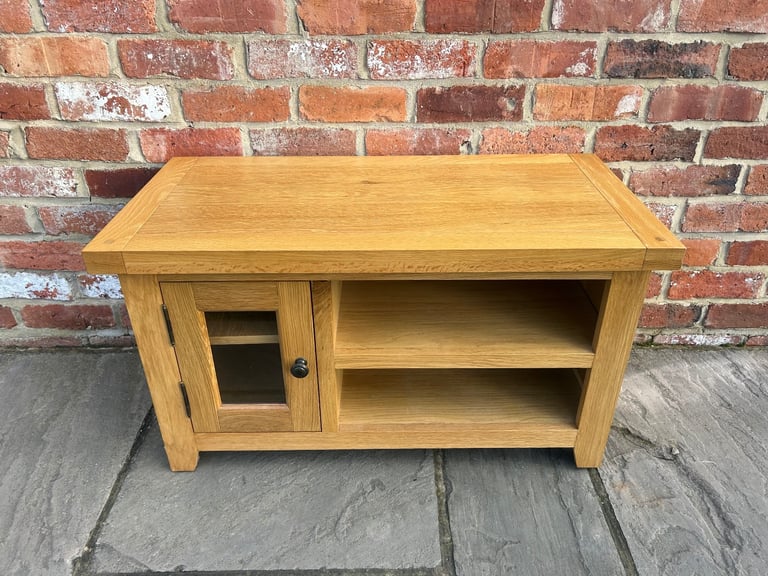 image for Solid Oak TV Stand - Excellent Condition 