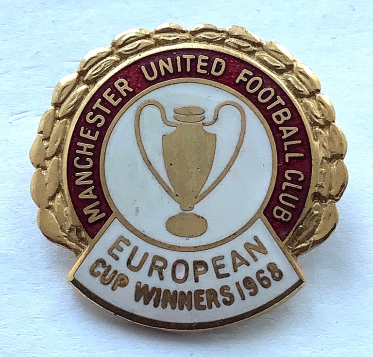 Wanted Manchester United Football Memorabilia Badges Rosettes Pennants Autographs Shirts Programmes