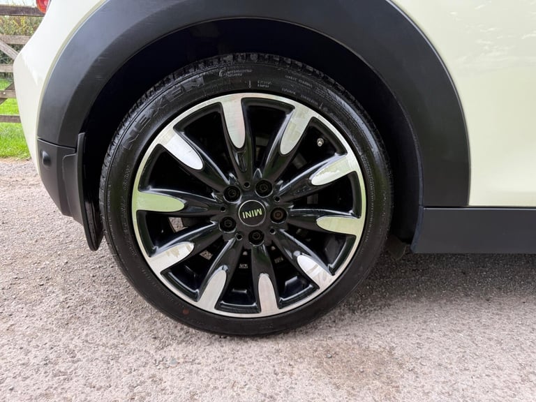 2019 MINI Hatch 1.5 Cooper Exclusive Euro 6 (s/s) 3dr HATCHBACK Petrol Manual