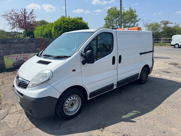 2011 VAUXHALL VIVARO SWB PANEL VAN CDTI90PS A/C 1 OWNER PRICE IS PLUS VAT
