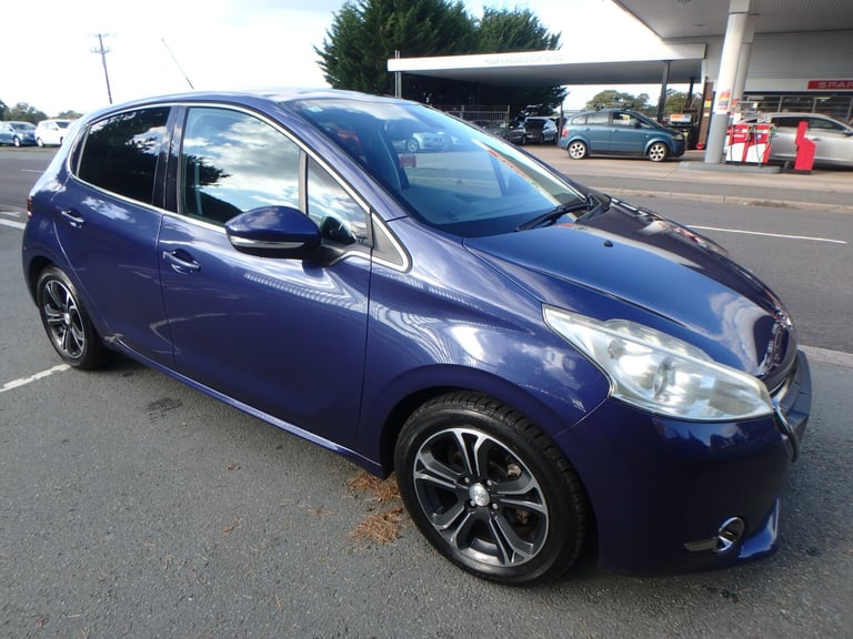 image for 2025 Peugeot 208 Allure 1.2 Automatic...Reverse Sensors...Only 18773 Miles Hatchback PETROL Autom...