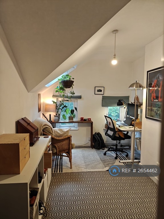 2 bedroom flat in Northumberland Road, Manchester, M16 (2 bed) (#2654462)