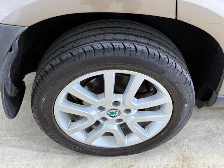 2012 61 SKODA YETI 2.0 TDI ELEGANCE SUV 5DR DIESEL DSG 4WD EURO 5 (140 PS) DIESE
