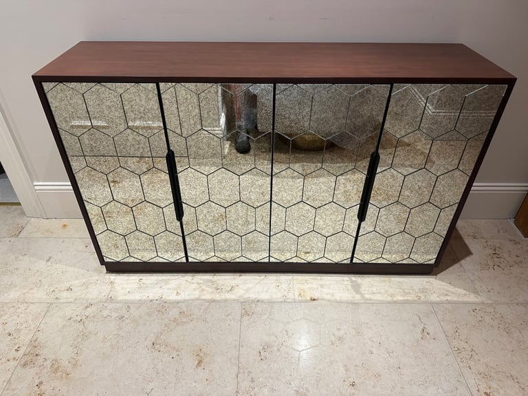 Sideboard 