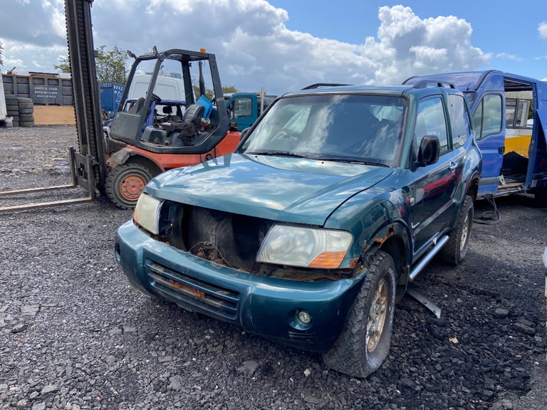 image for Mitsubishi shogun di-d spare parts available 