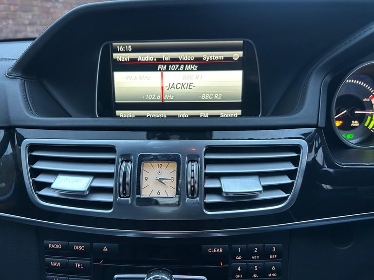 2013 Mercedes-Benz E Class E300 BlueTEC Hybrid SE 4dr 7G-Tronic SALOON DIESEL/ELECTRIC Automatic