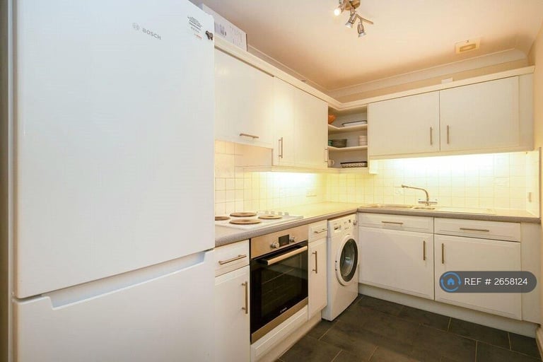 2 bedroom flat in Orphanage Road, Watford, WD24 (2 bed) (#2658124)