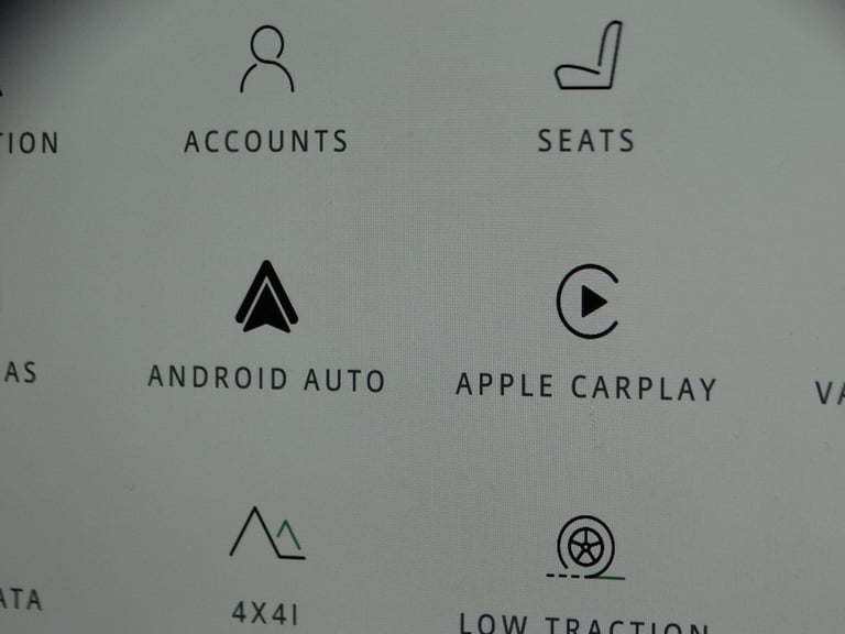 2024 Land Rover Defender 90 3.0 D250 MHEV Hard Top SUV Auto 4WD SWB Euro 6 (s/s) 3dr PANEL VAN Di...