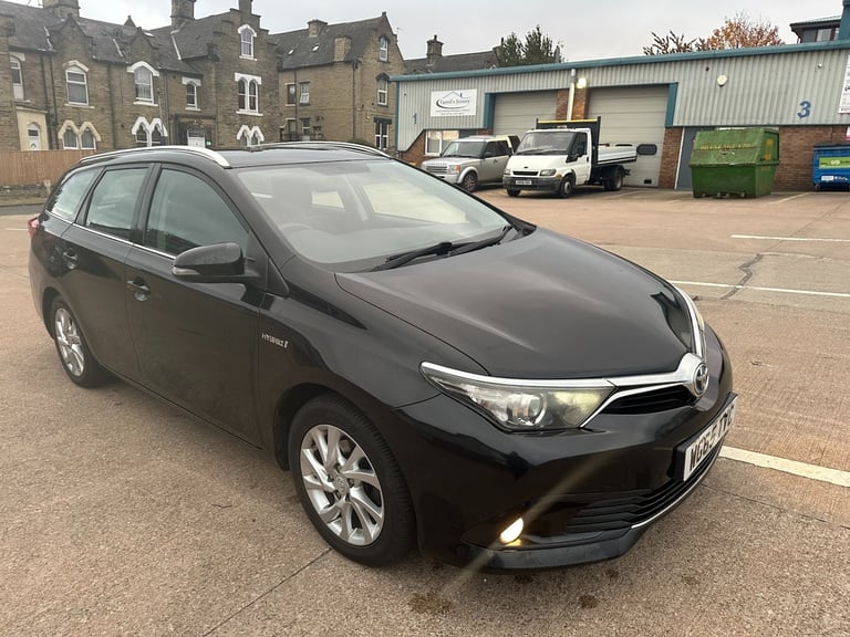 image for 2015 Toyota Auris 1.8 Hybrid Icon 5dr CVT ESTATE Petrol/Electric Hybrid Automatic