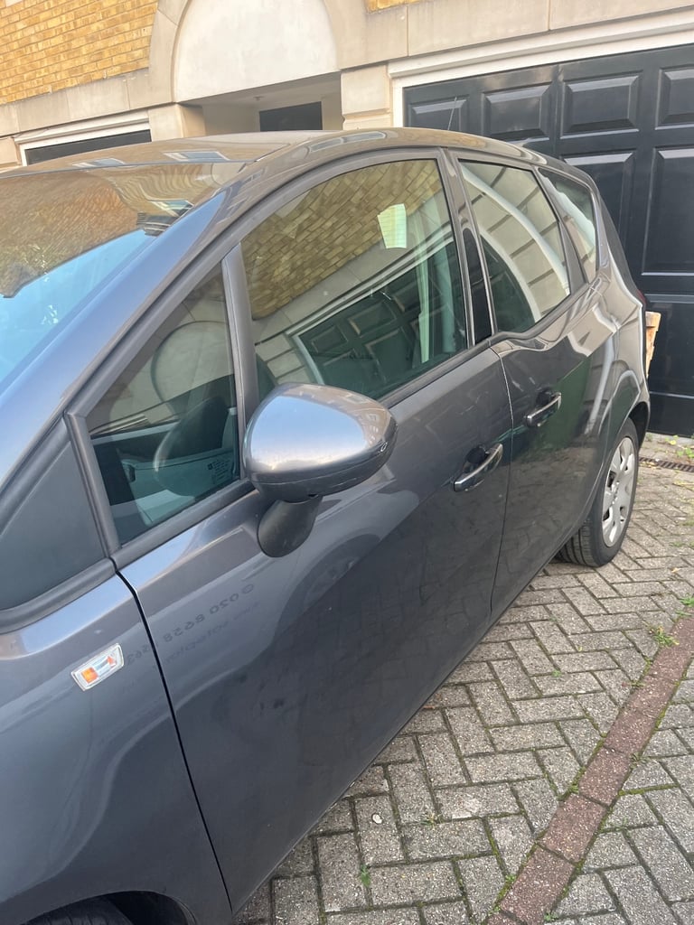 Vauxhall Meriva Grey 5 door 