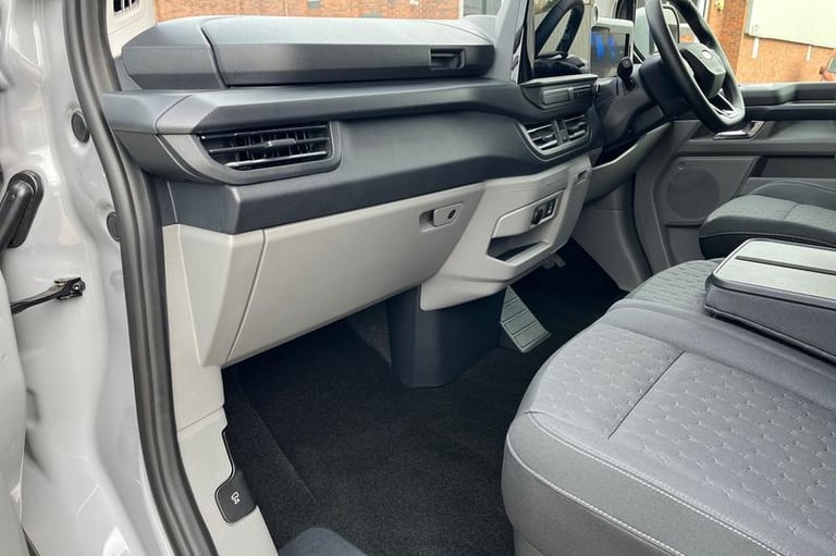 2025 Ford Transit Custom 2.5 PHEV 232ps H1 Double Cab Van Limited Auto PANEL VAN PETROL/ELECTRIC ...