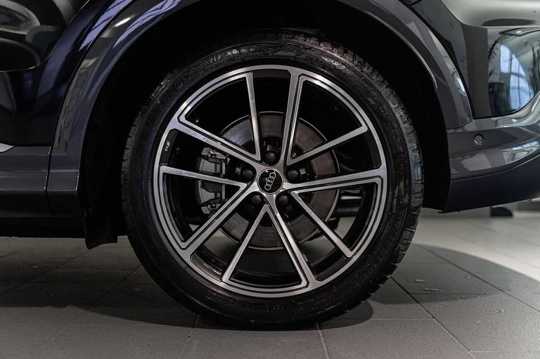 2025 Audi Q5 2.0 TDI Quattro Launch Edition 5dr S Tronic SUV Diesel Automatic