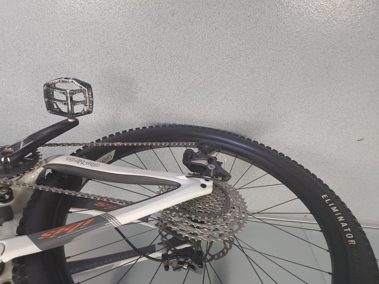 Ibis Mojo HD4 carbon frame 