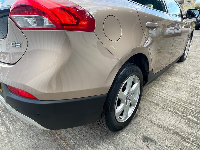 2014 Volvo V40 Cross Country 1.6 D2 CROSS COUNTRY SE AUTOMATIC 5-Door Diesel