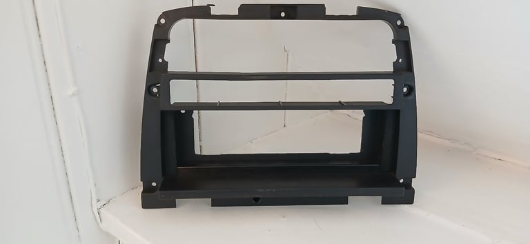 image for JAGUAR XK8 XKR X100 RADIO SURROUND  1996 - 2002