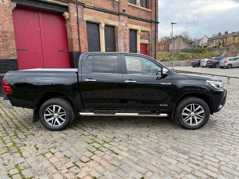 2017 Toyota Hilux Invincible D/Cab Pick Up 2.4 D-4D PICK UP Diesel Manual
