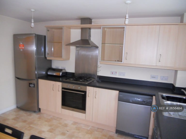 3 bedroom house in Valley View, Newcastle-Under-Lyme, ST5 (3 bed) (#2656484)