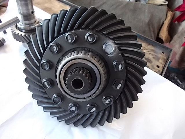Crown wheel and pinion for differential Ferrari 456 GT