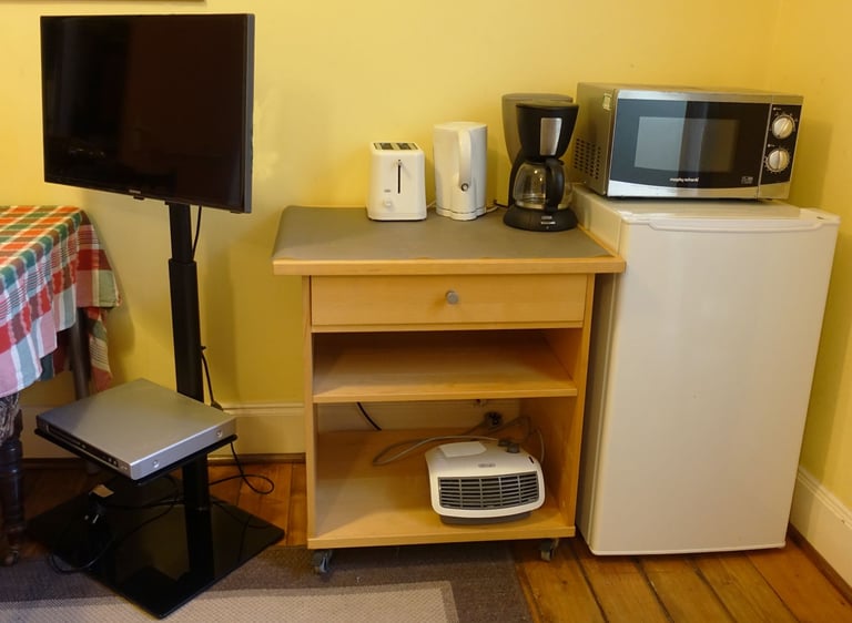 WEST END DOUBLE ROOM WITH PRIVATE ENTRANCE