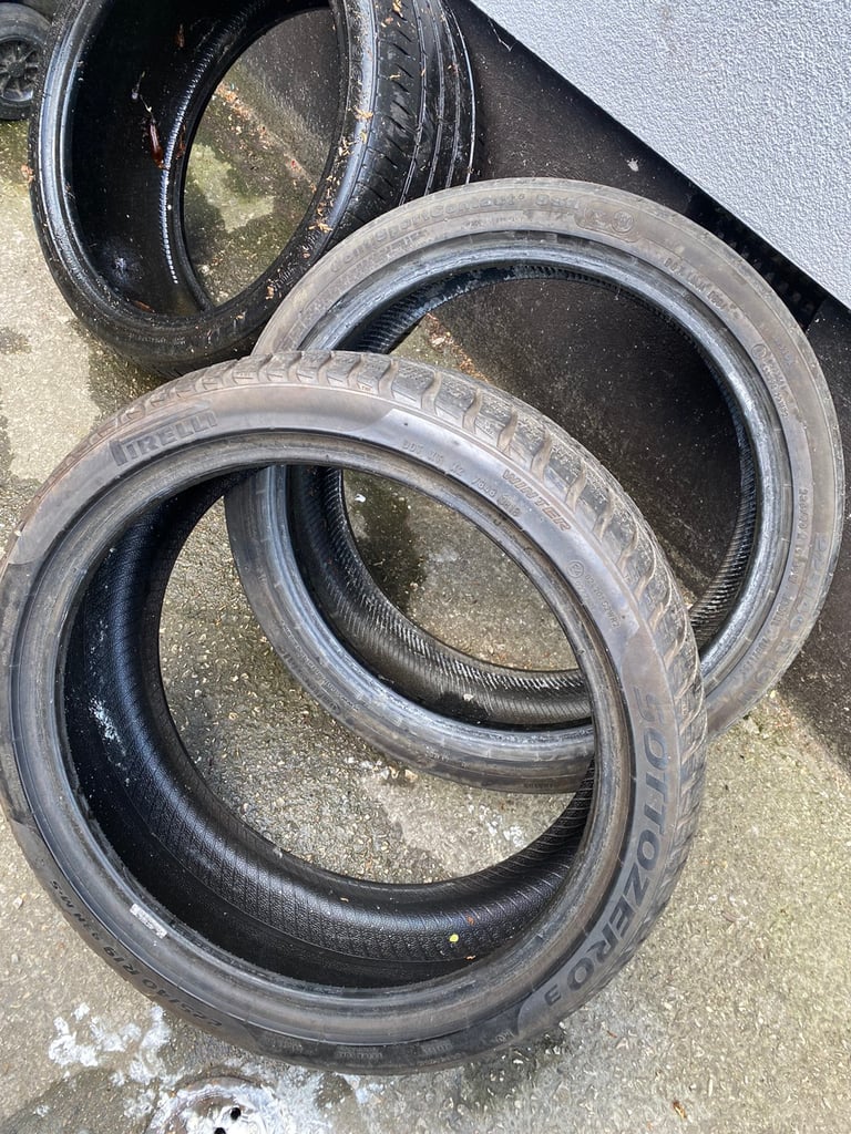 255/35/19 3 tyres
