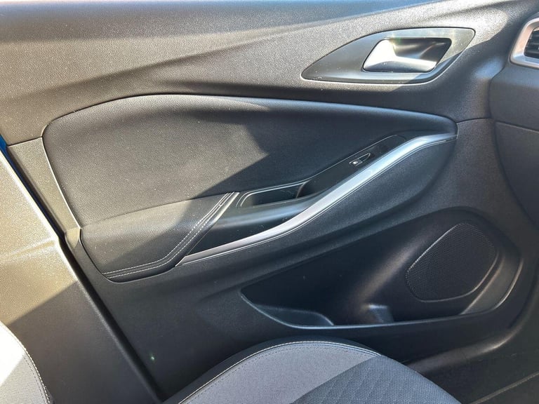 2022 Vauxhall Grandland 1.2 Turbo GS Line SUV 5dr Petrol Manual Euro 6 (s/s) (130 ps) SUV PETROL ...