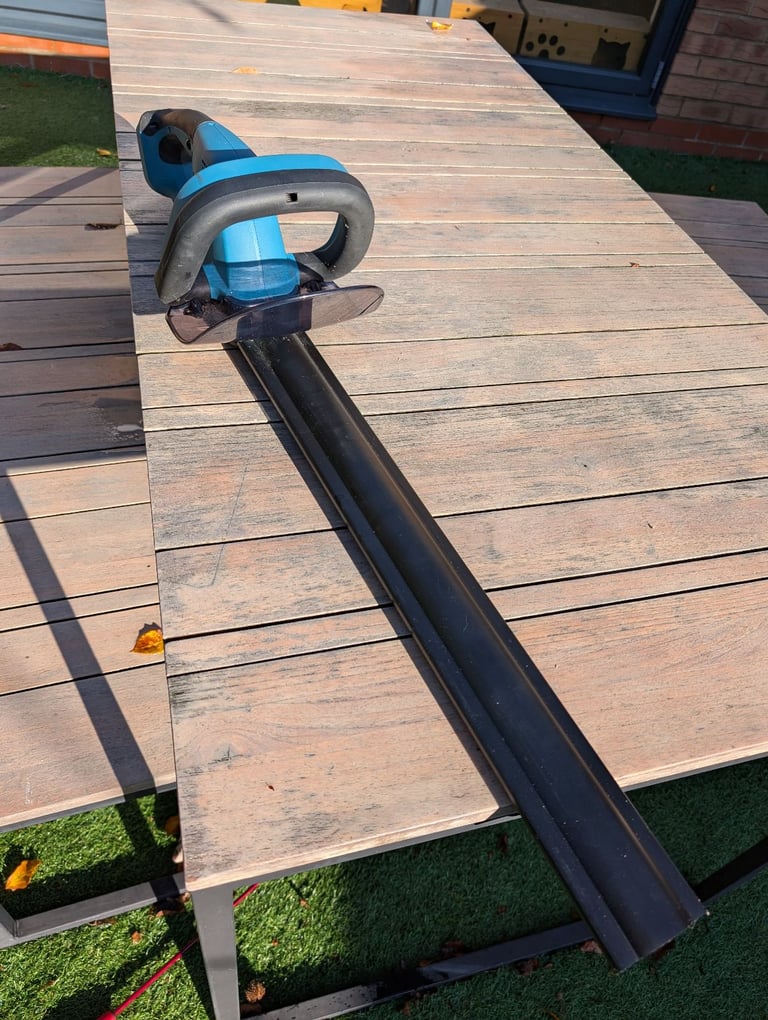 Makita 18v hedge trimmer