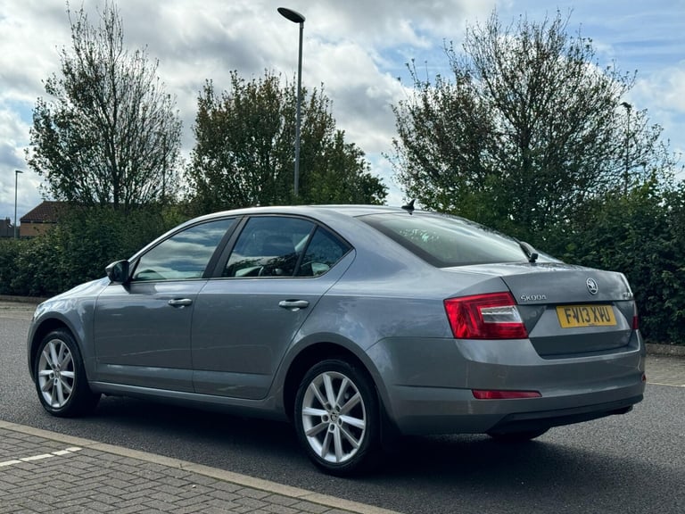 2013 Skoda Octavia 1.6 TDI CR Elegance 5dr DSG HATCHBACK Diesel Automatic