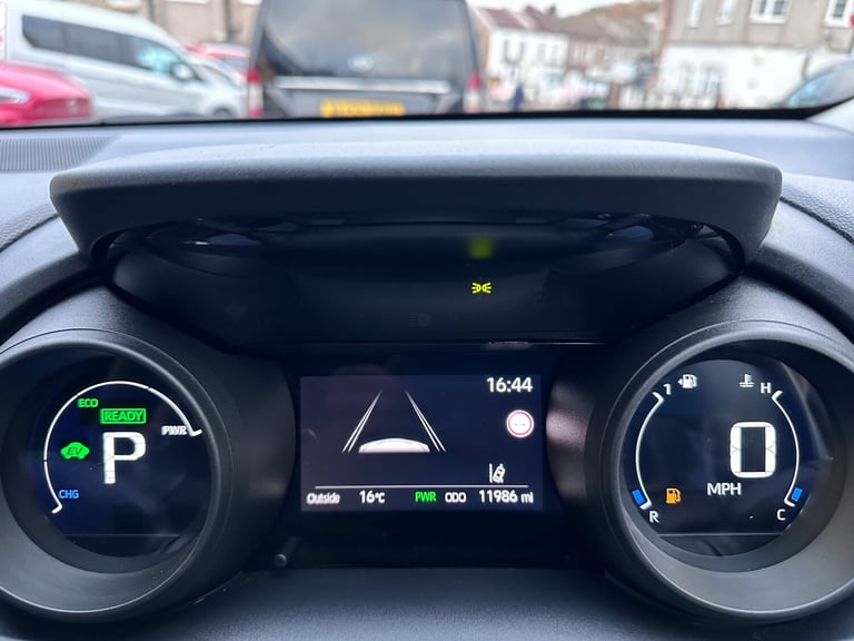 2022 Toyota Yaris 1.5 Hybrid Design 5dr CVT HATCHBACK Petrol/Electric Hybrid Automatic