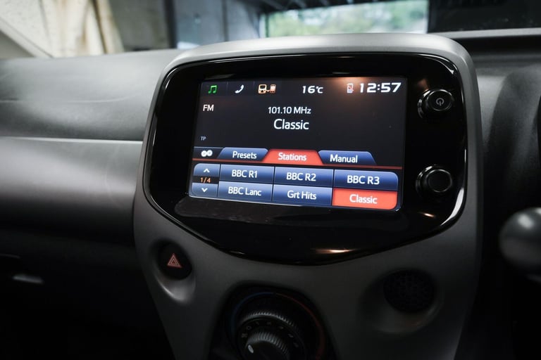  Toyota AYGO 1.0 VVT-i x-play x-shift Euro 6 5dr Petrol Automatic