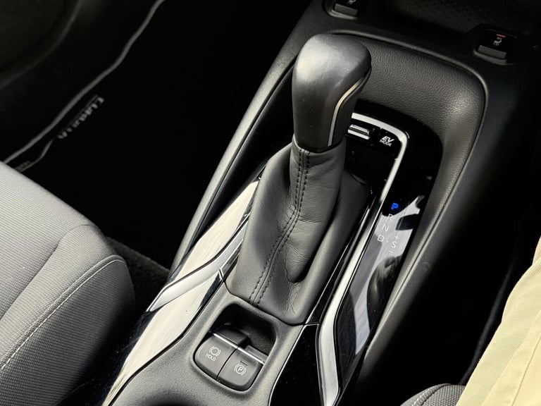 2019 Toyota Corolla 2.0 VVT-h Design Hatchback 5dr Petrol Hybrid CVT Euro 6 (s/s) (184 ps) Hatchb...