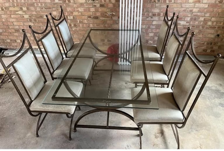 USED DINING TABLE AND CHAIRS WANTED CAN COLLECT WITHIN 48 HOURS ALSO CAN PAY CASH ON COLLECTION