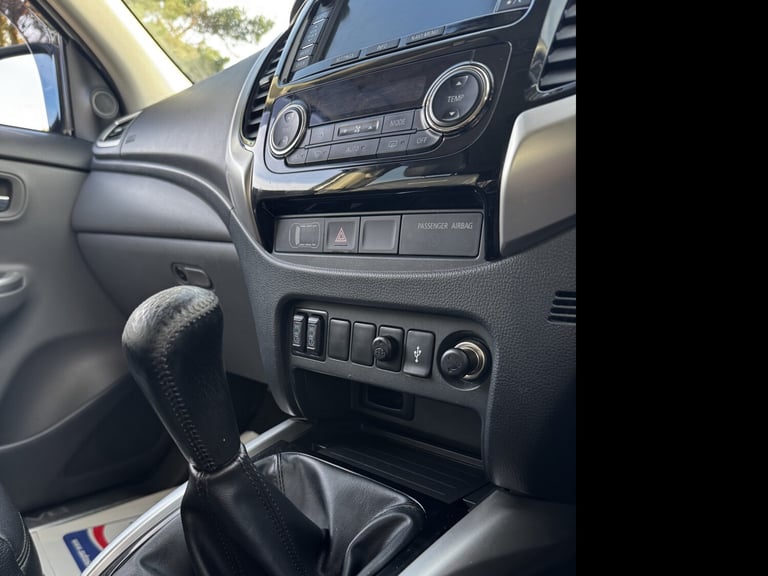 MITSUBISHI L200 2.4 DI-D DC Barbarian 2016