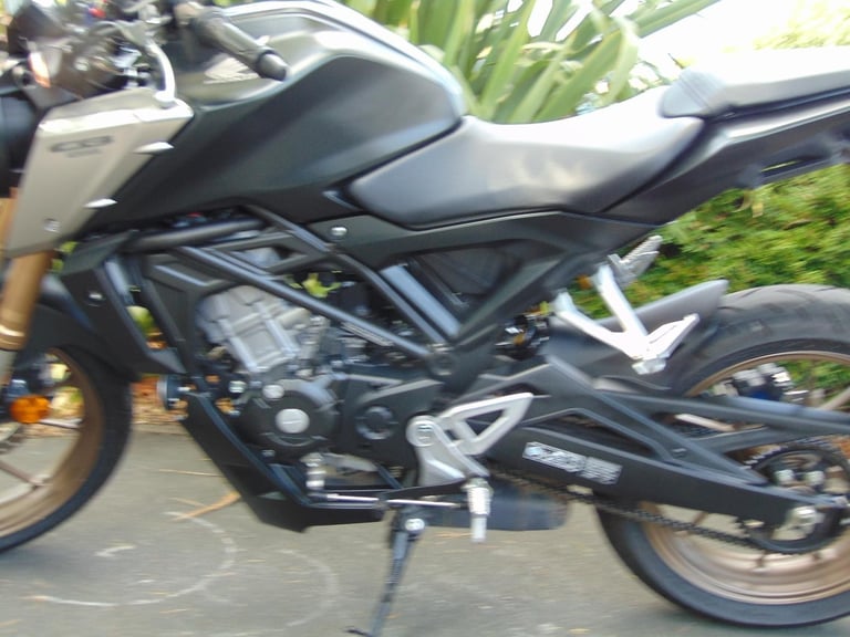 Honda CBF125NA-M CB125 2021 low miles splendid learner naked modern retro bike