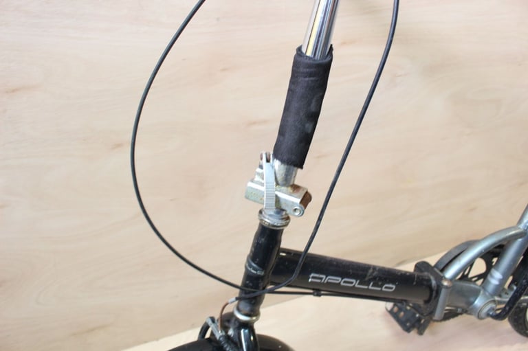 Black compact stowaway folding bike. Good working condition. Shopping. S size