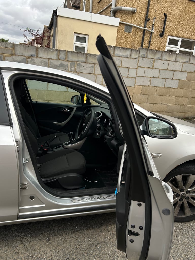 Vauxhall, ASTRA, Hatchback, 2009, Manual, 1598 (cc), 5 doors