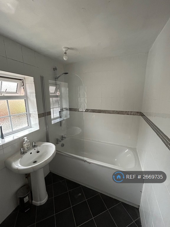 1 bedroom in Laxton Walk, Cheltenham, GL51 (#2669735)