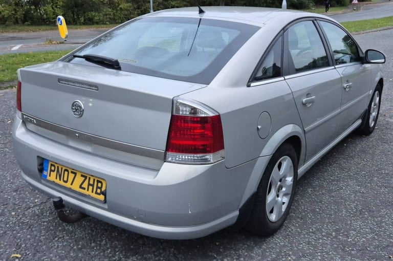 Low mileage, Long term owners, well cared for - 2007 Vauxhall Vectra Exclusiv 1.8 16V Petrol Manual