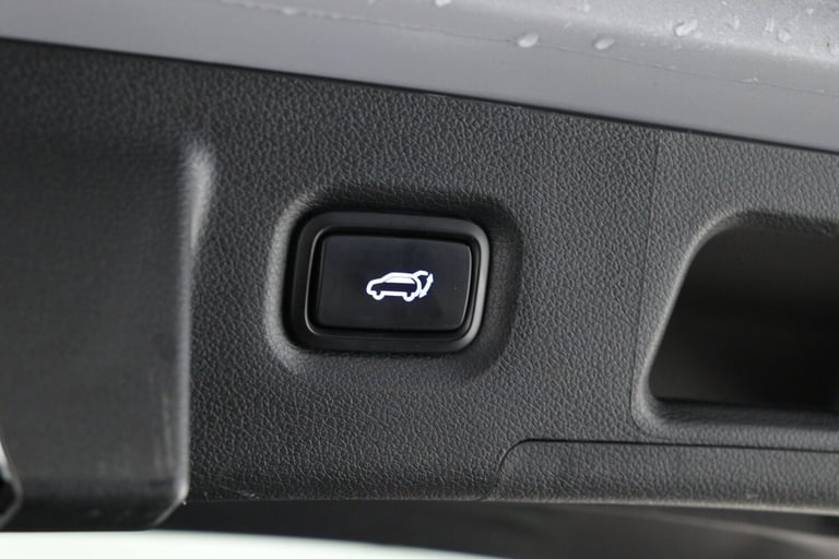2022 Hyundai Santa Fe 1.6 TGDi Hybrid Ultimate 5dr Auto Estate Hybrid Automatic