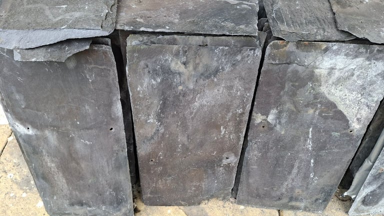 Welsh Slate 20 x 10 x 8mm   reclaimed roof tiles