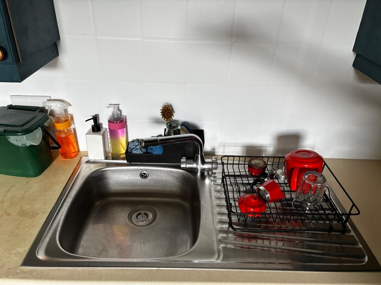 Indesit washing machine + Hoover dishwasher + Zanussi cooker + oven + sink